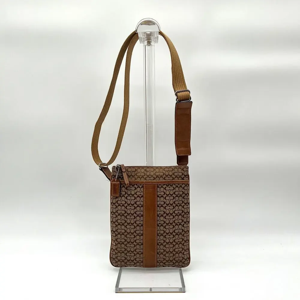 COACH Vintage Signature Micro C Swingback, Brown